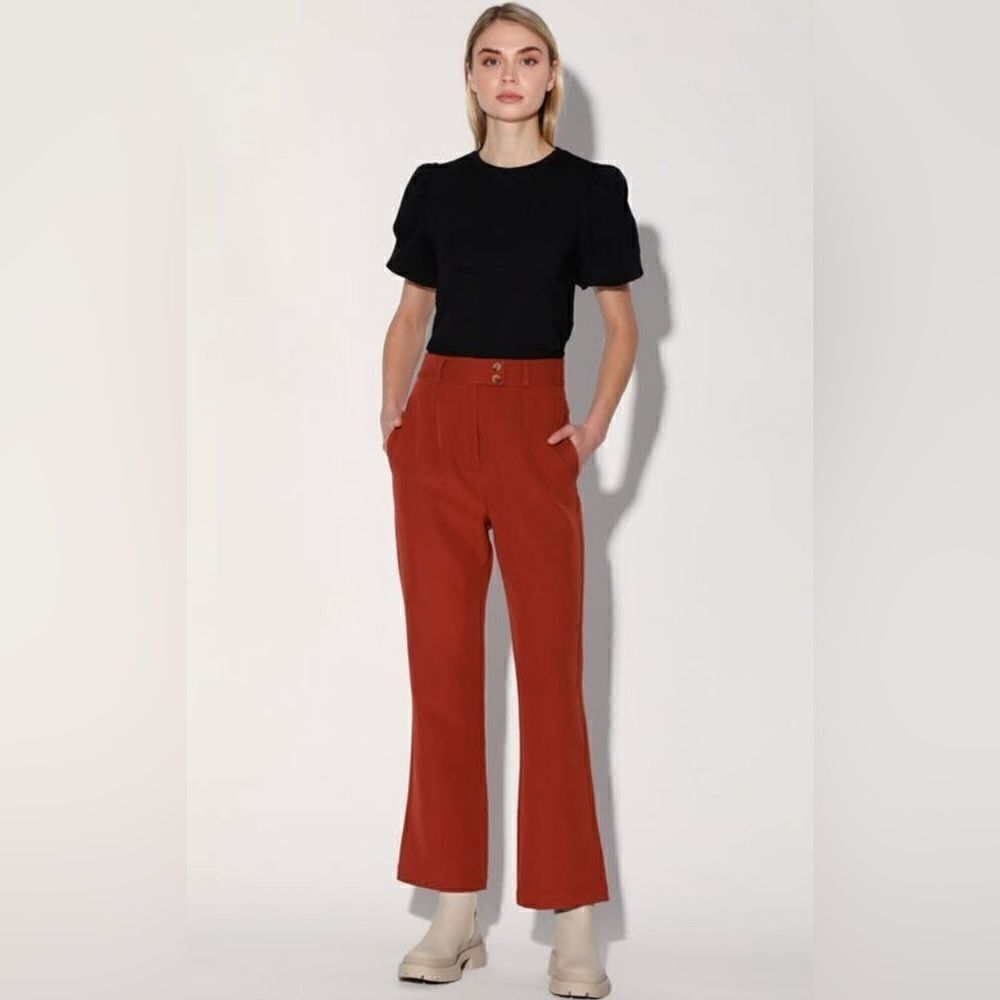 WALTER BAKER
Brenda Flare Cropped Pants Size 8